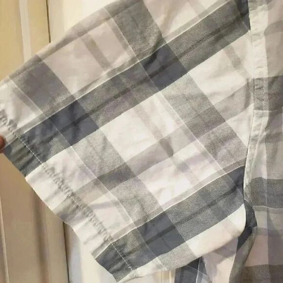 Hurley Men's White/Blue Plaid Cotton Button Down Short - Picture 8 of 10